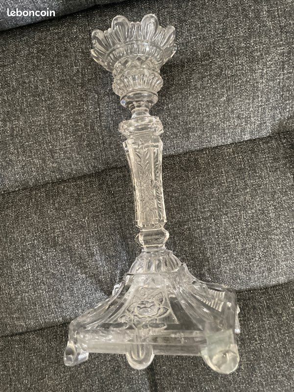 1 PAIRE DE BOUGEOIR en verre ciselé ( LE LION ET LA ROSE ) en parfait état (image 4)