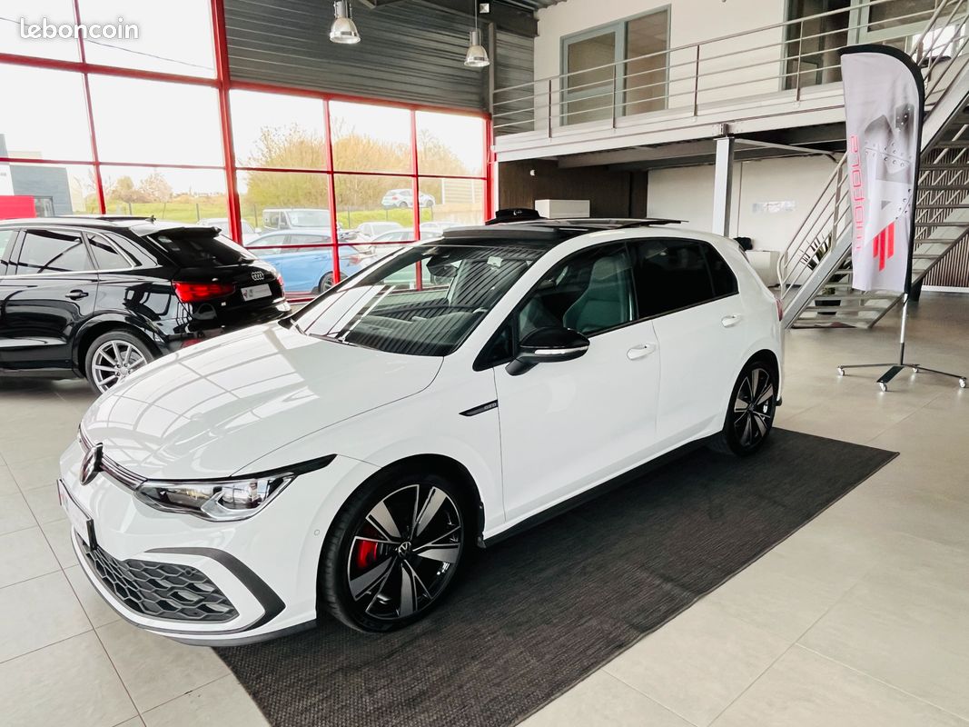 Volkswagen golf 8 gtd 2,0 tdi 200 dsg7 toit panoramique attelage gps camera dcc acc apple carplay regulateur adaptatif limiteur keyless iq drive jante 18 digital cockpit matrix led excellent etat (image 1)