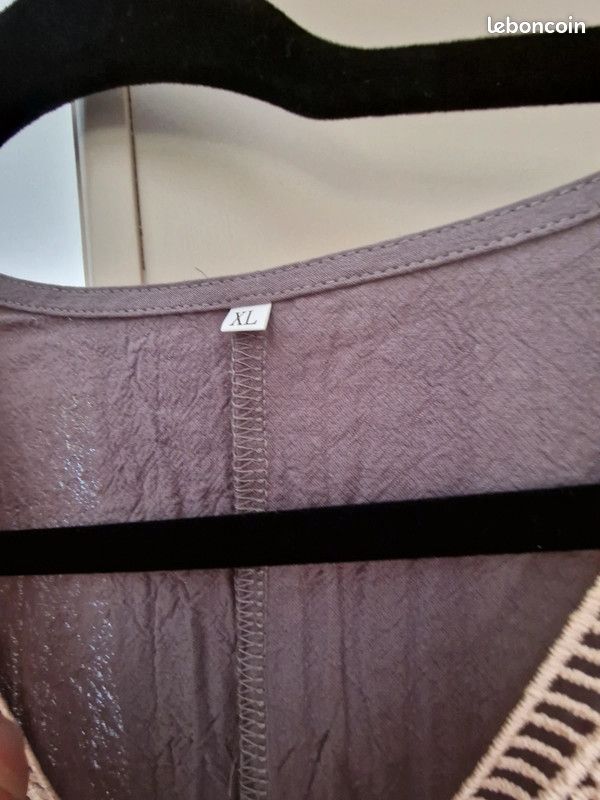 Robe décontractée grise en V (image 3)