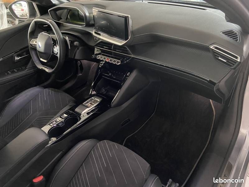 Peugeot 208 Hybrid 136 e-DCS6 GT (image 3)