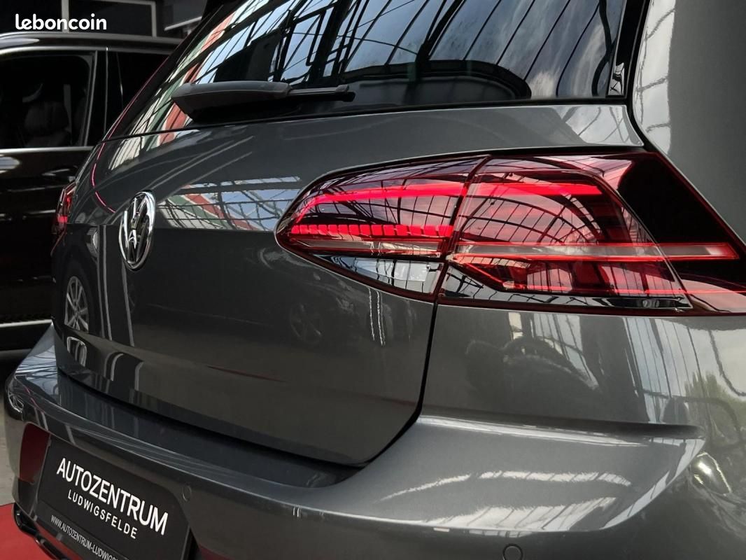 Volkswagen Golf 1.5 TSI R-Line Highline | 150 ch BVM Sièges chauffants Phares LED Apple CarPlay/A... (image 7)
