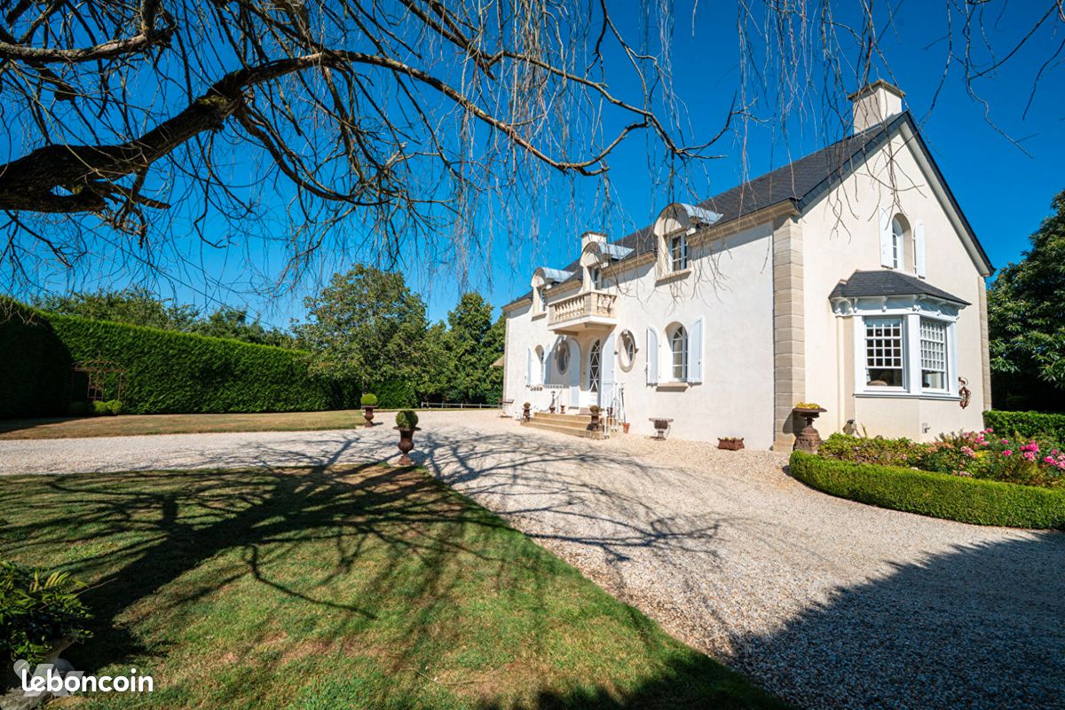 Maison 8 pièces 227 m² · à Betton · 227 m² · 940 500 €