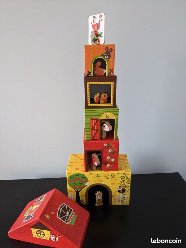 Jeu ferme empilable en carton avec figurines en bois (image 1)