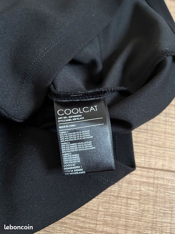 Robe noire neuve avec dentelle sans manches Coolcat taille XS (valeur 25) (image 10)