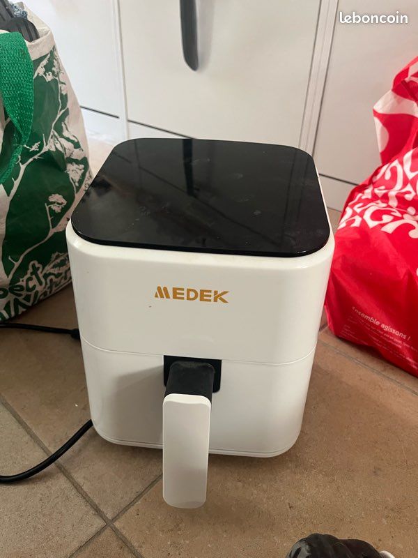 Air fryer (image 1)