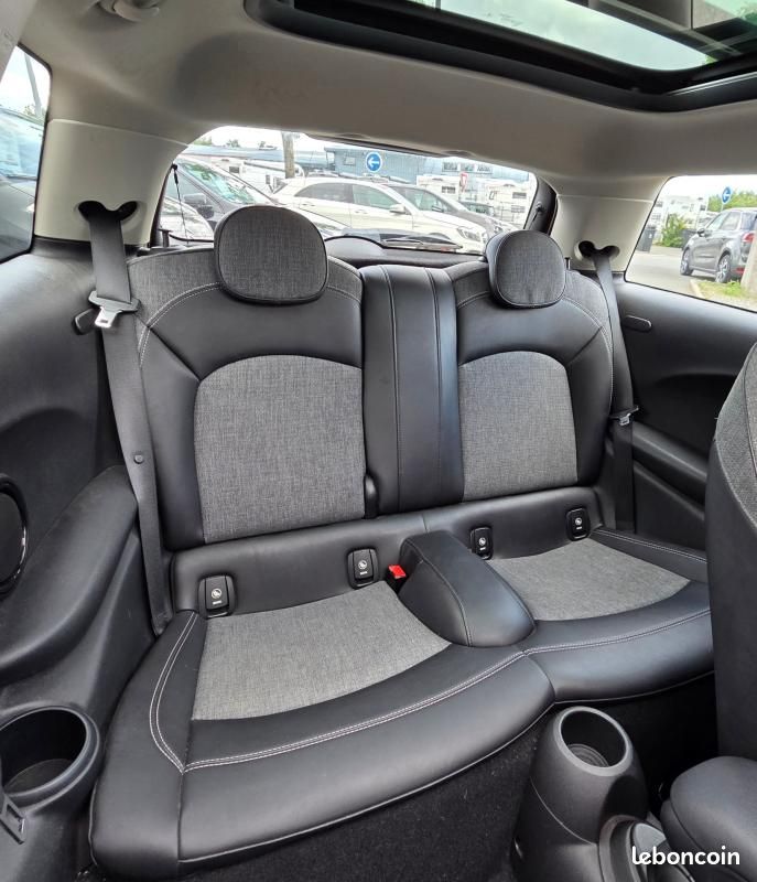 Mini 3 portes HATCH F56 Cooper D 116 ch BVA7 Edition Blackfriars (image 11)