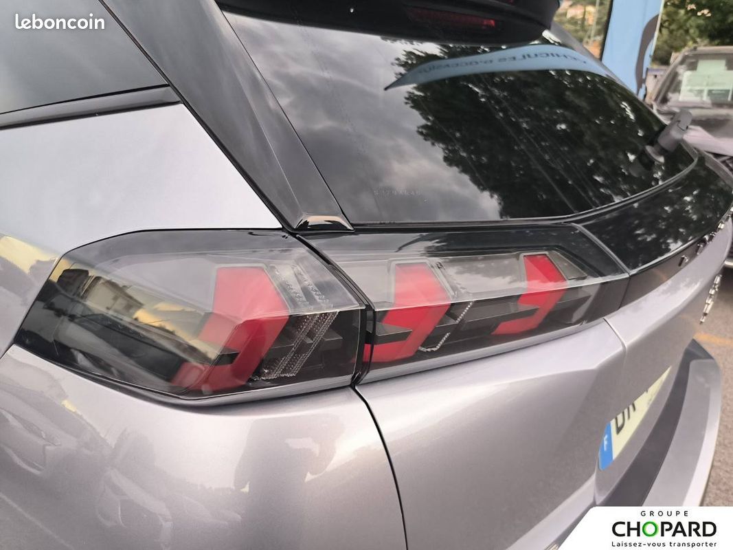 PEUGEOT 2008 PureTech 100 S&S BVM6 Allure Pack (image 25)