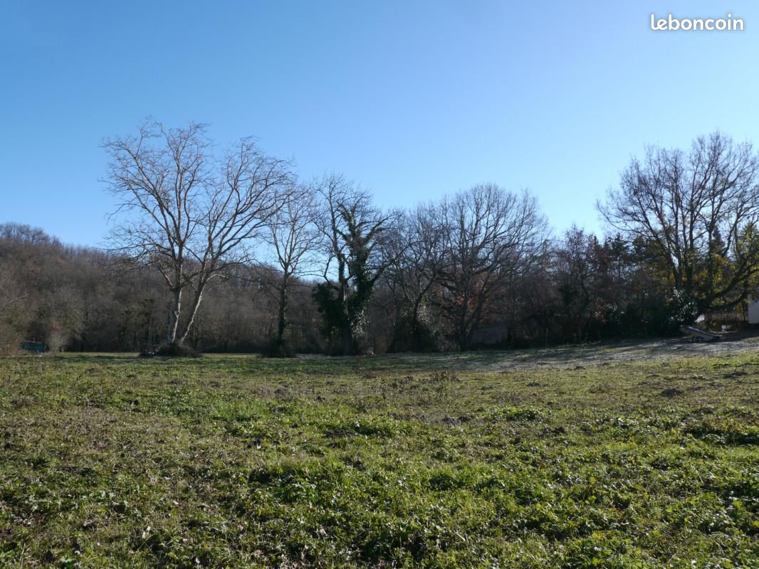 Terrain 1000 m² · aux Pujols · 50 000 €