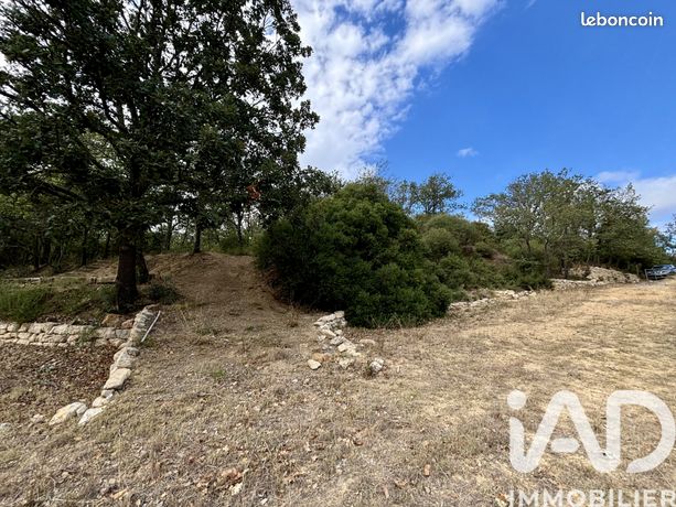 Terrain 2200 m² Feuilla