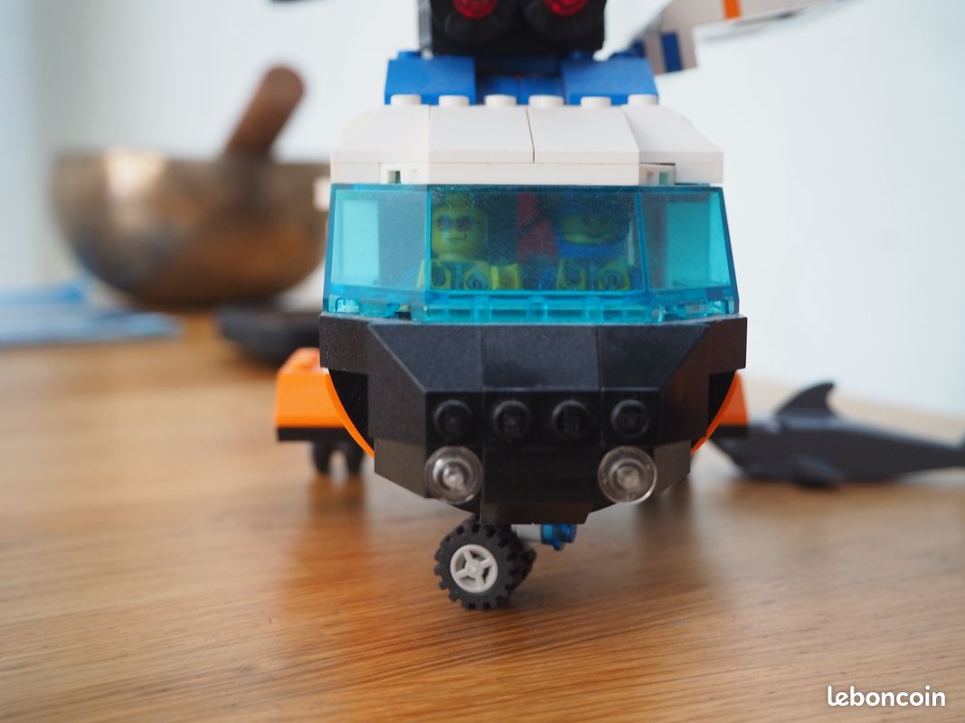 LEGO City L'hélicoptère et le canot de sauvetage des garde-côtes 7738 | 445 pièces (image 4)