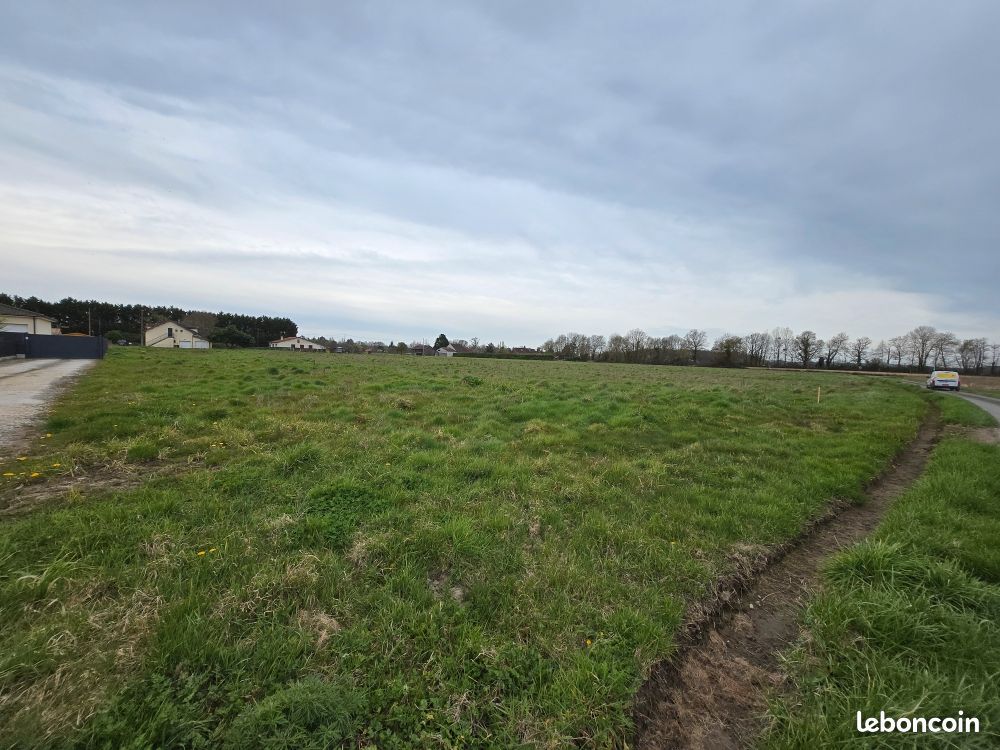 Terrain 1250 m² · à La Force · 38 500 €