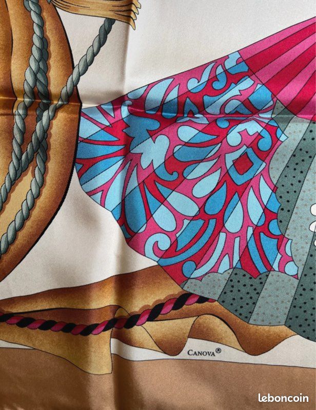 Foulard en soie Olga de Picasso