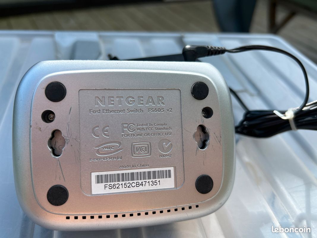 Switch reseau netgear fs605 v2 (image 2)