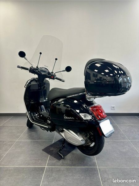 Vespa GTS 300 SUPERTECH 2019 Motos
