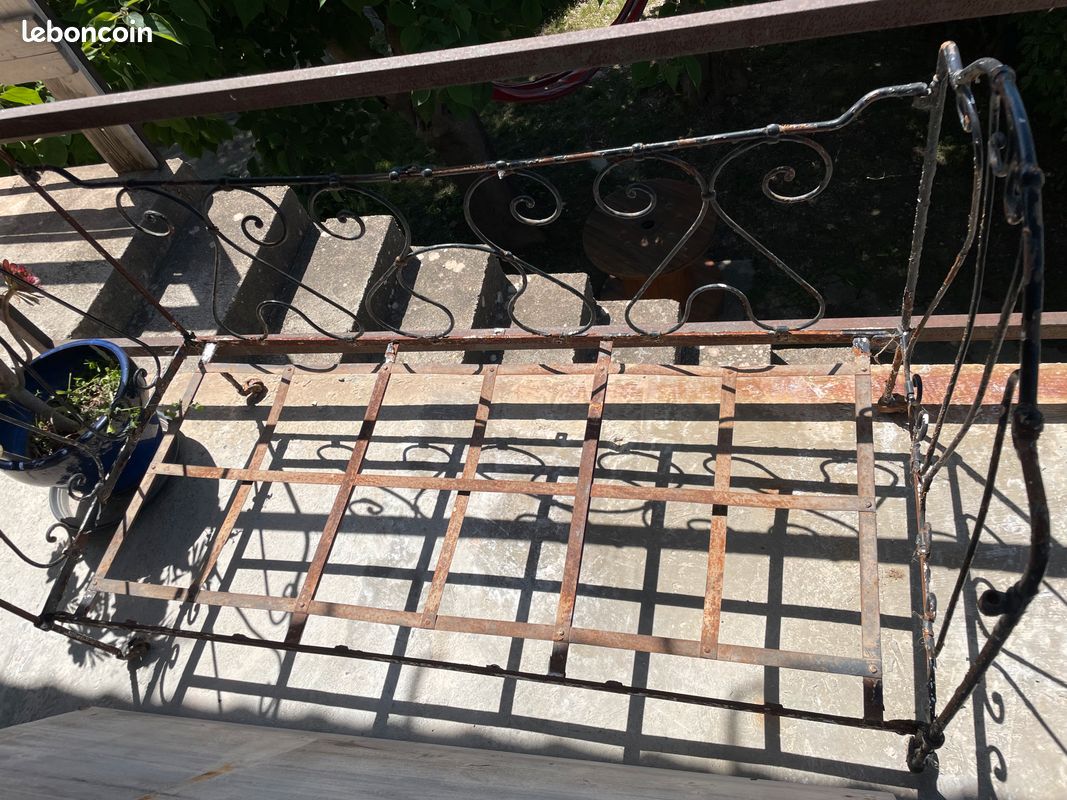 Lit ancien (image 1)