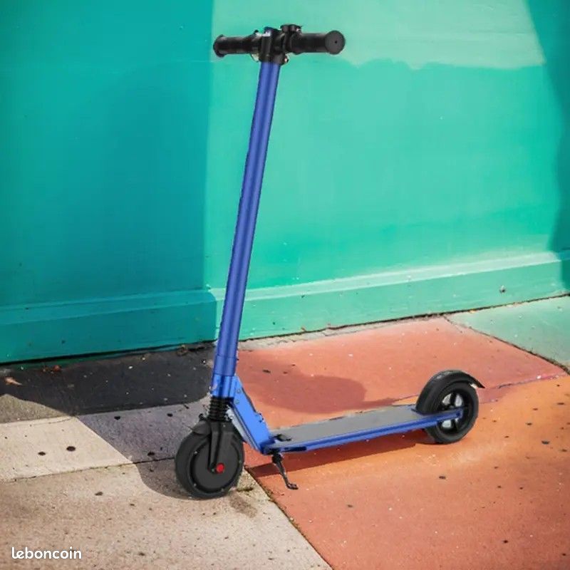 Trottinette Électrique Pour Enfants 8-12 Ans - 150W, 16 Km/h Max, Autonomie 6 Km, Guidon Réglable, Pliable