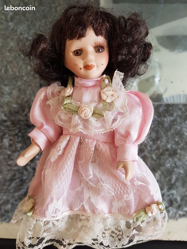 Prix pour 2 poupées porcelaine (image 3)