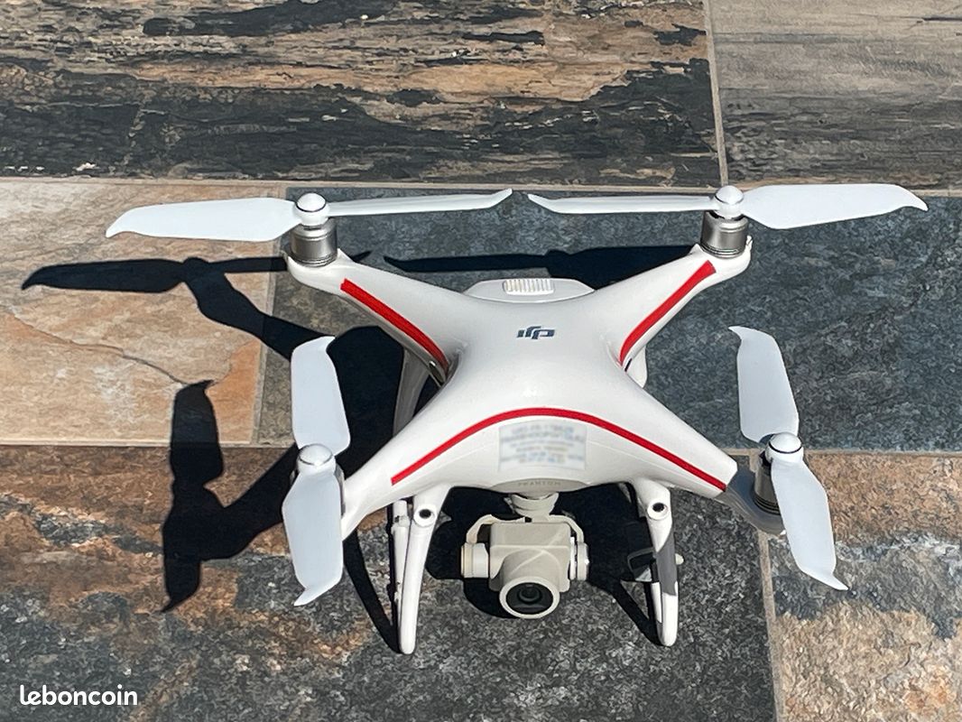 Drone DJI Phantom Pro, sac à dos, batteries et accessoires