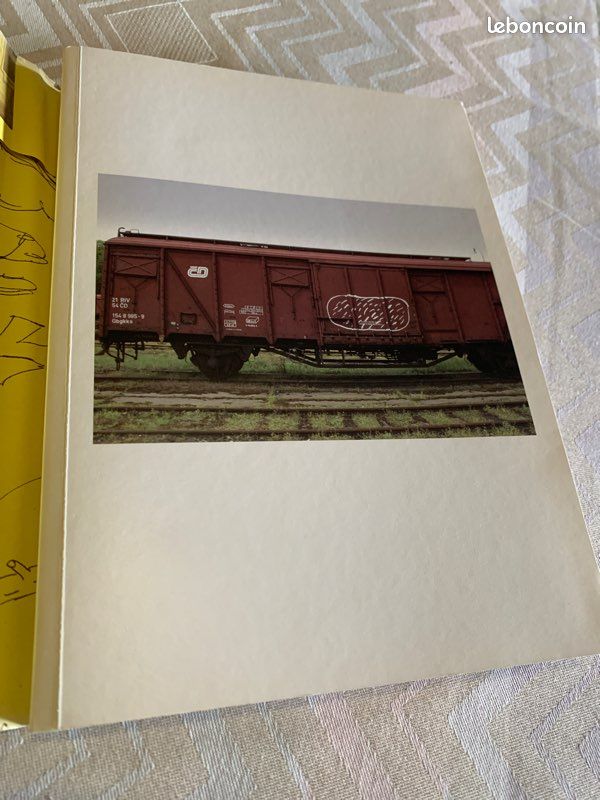 CAP - Crew against people (Softcover/Paperback) Magida, Vaclava and Vaclav Magid: Edité par Naklad Print Run, 2007 (image 4)