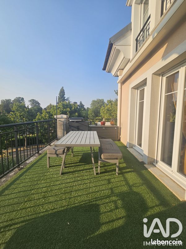 Appartement 4 pièces 87 m² · à Émerainville · 87 m² · 335 000 €
