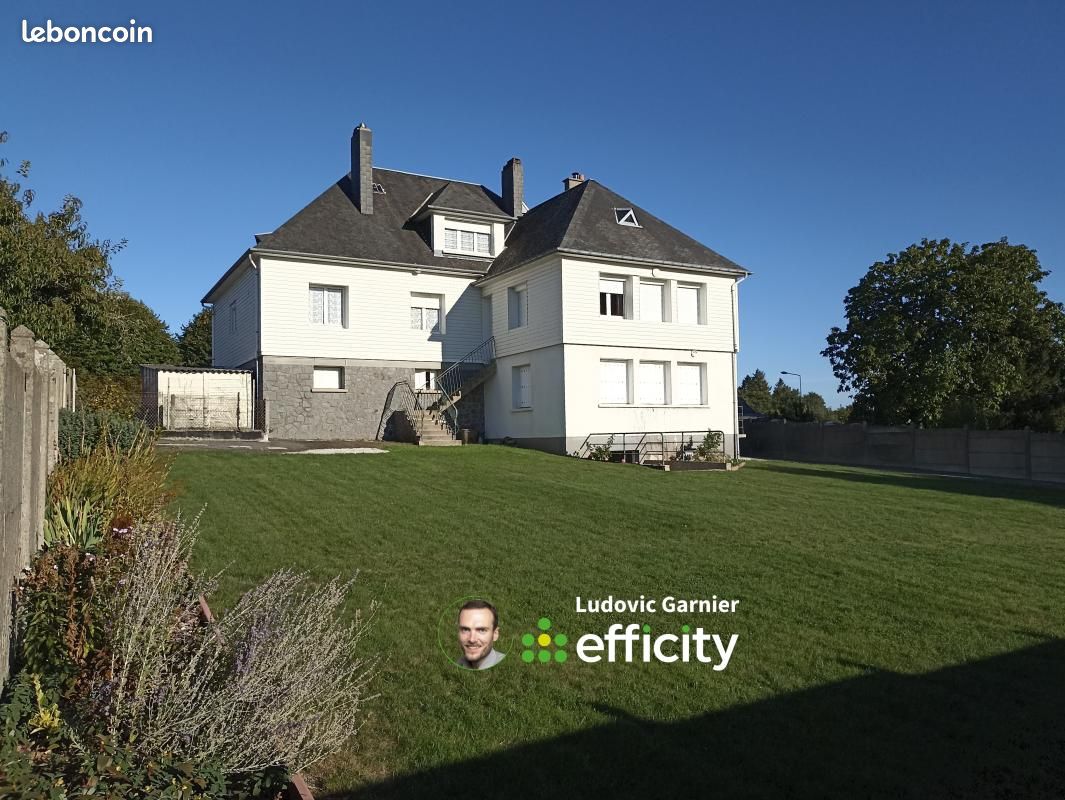 Maison 10 pièces 292 m² · à Sourdeval · 292 m² · 165 900 €