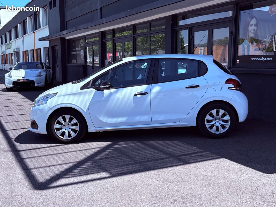 Peugeot 208 1.6 bluehdi 75ch premium (image 25)