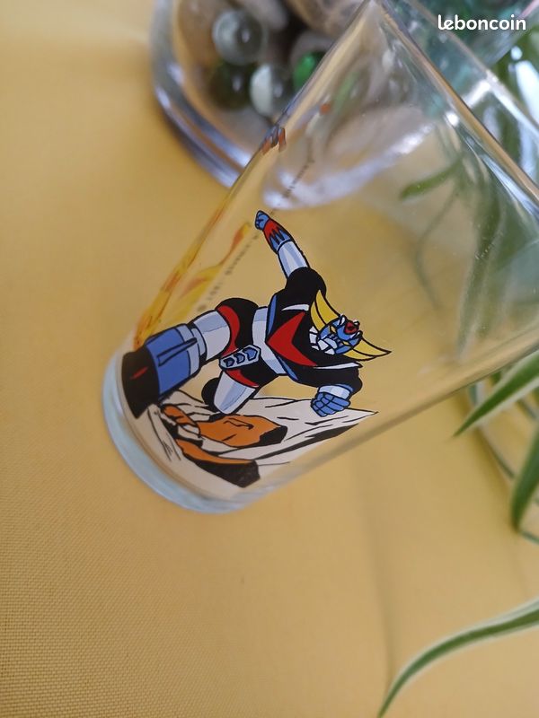 Verre à l'effigie de Goldorak (image 3)