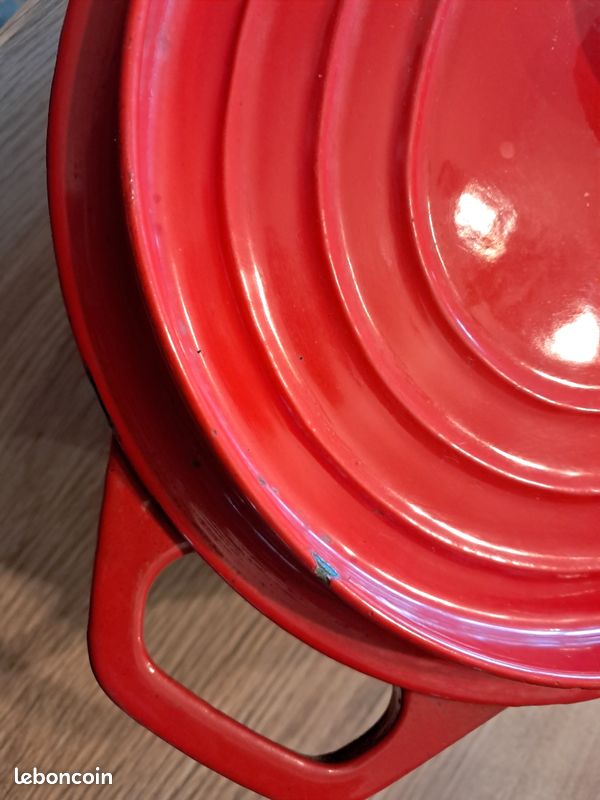 Cocotte rouge en fonte ovale 6 Litres
