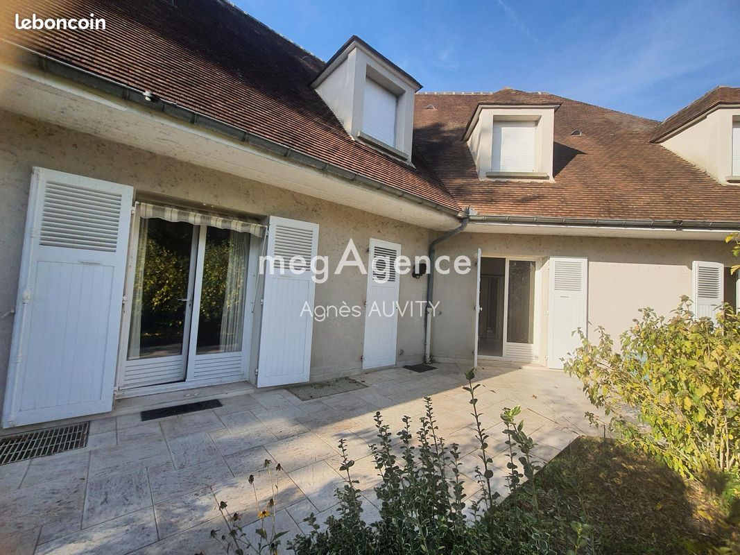 Maison 6 pièces 290 m² · à Néris-les-Bains · 290 m² · 378 000 €