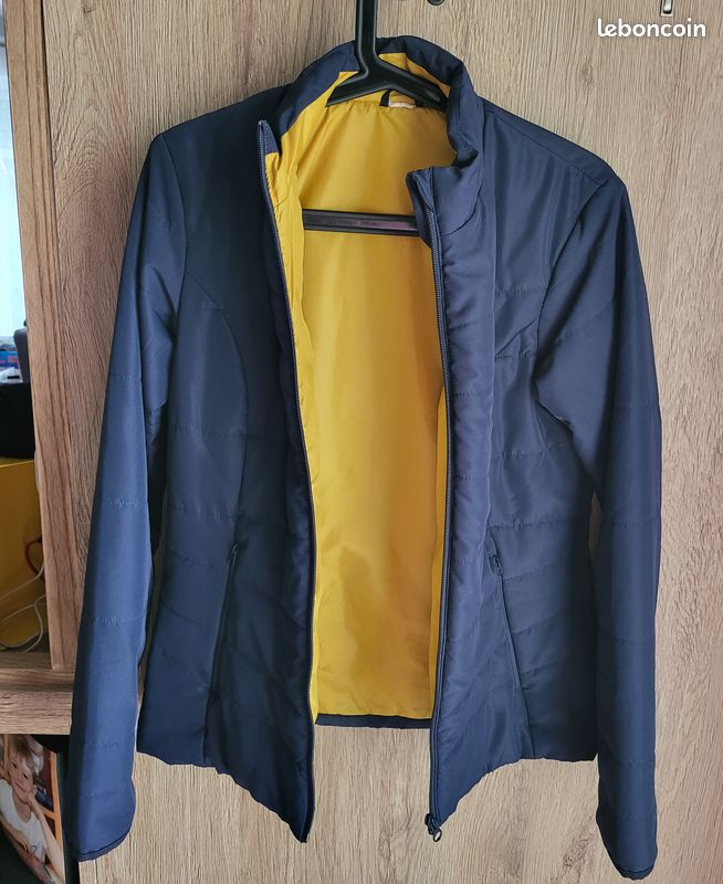 Veste doudoune légère de la marque Quechua (image 2)