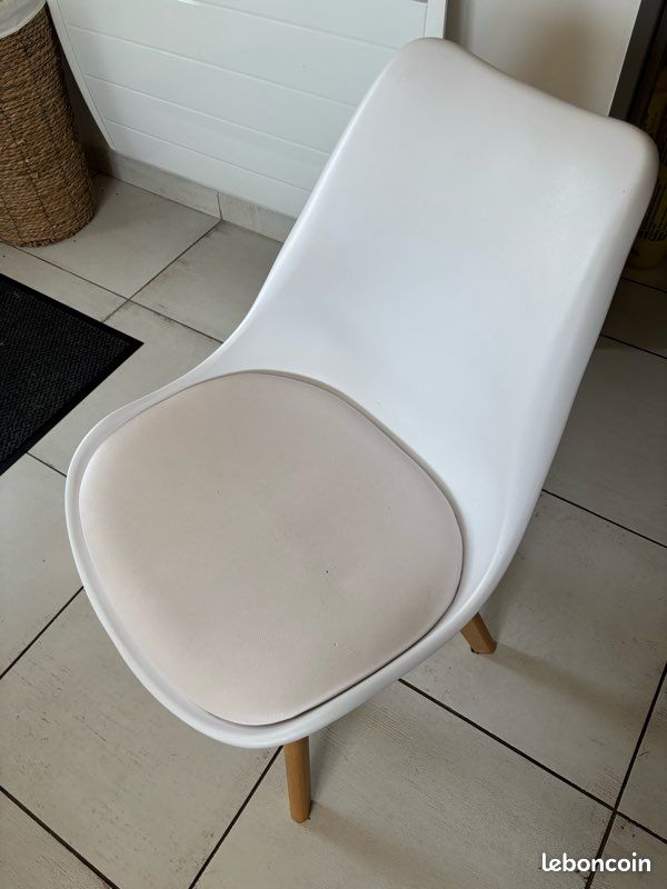 Lot 6 chaises (image 1)