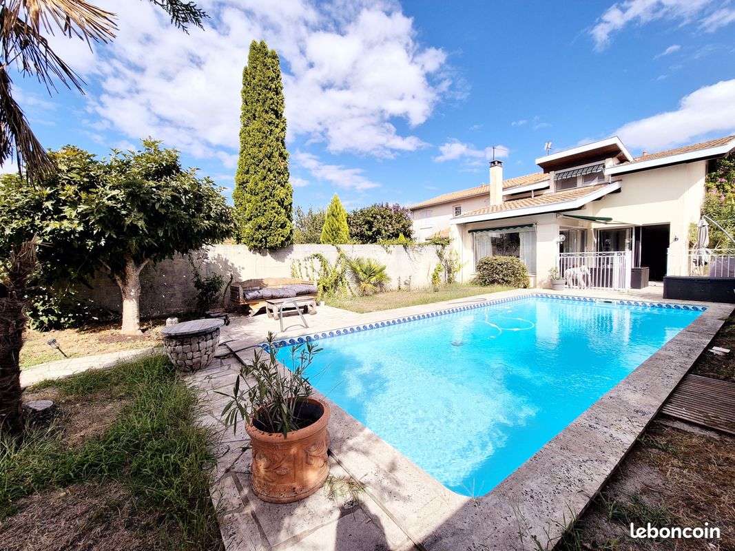 Maison 6 pièces 140 m² · à Mérignac · 140 m² · 649 000 €