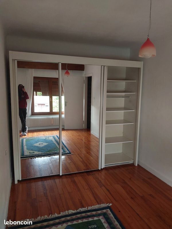 Armoire 3 portes avec miroir (image 4)