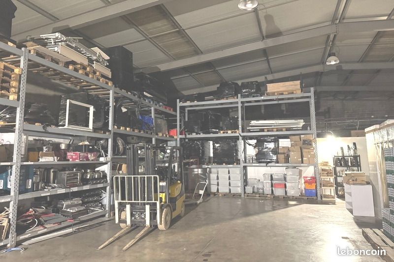 Local d'activité 900 m² (image 3)