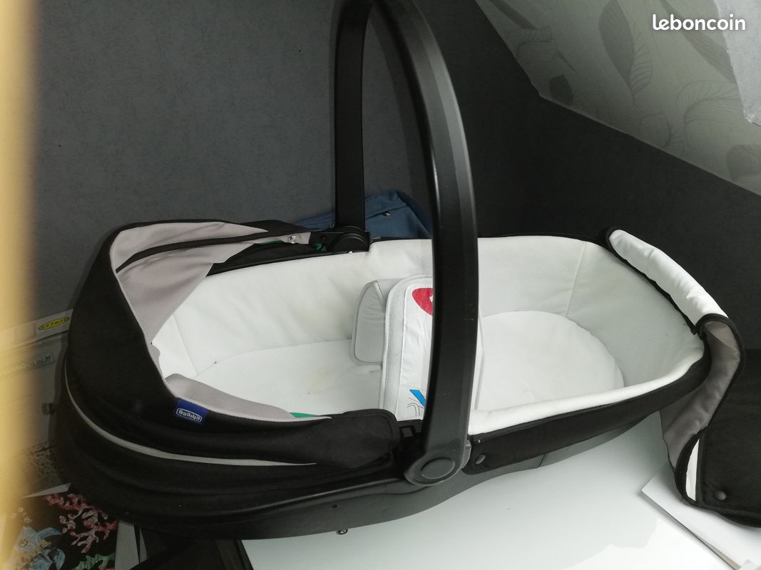Nacelle et siège auto CHICCO ACTIV3 - à prendre sur place uniquement (image 2)