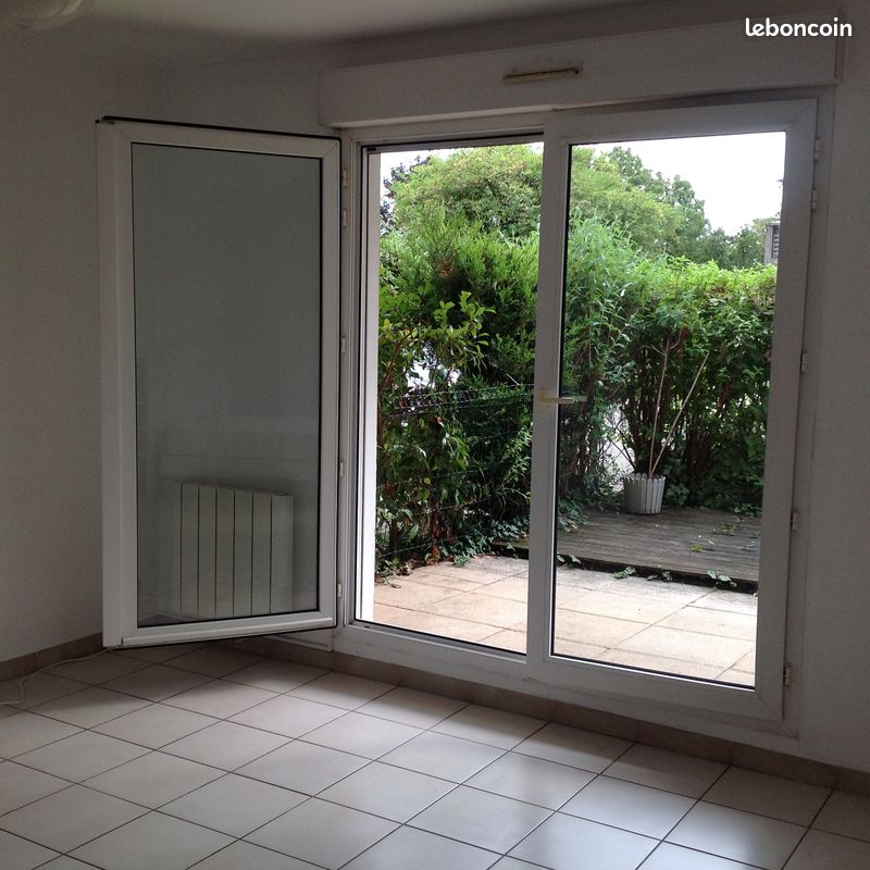 Appartement 1 pièce 30 m² · à Ségny · 30 m² · 950 €/mois