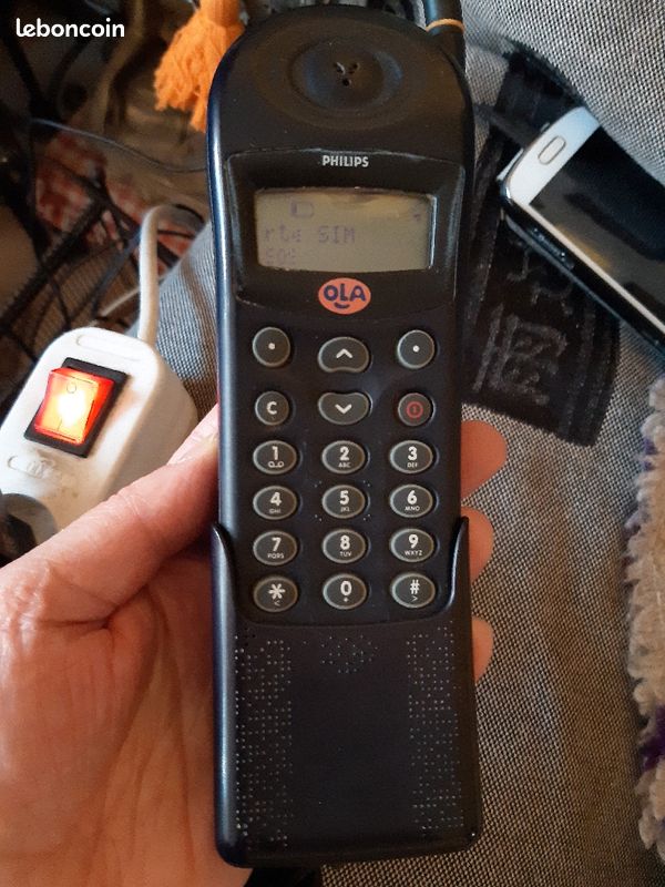 OLA un des 1ers téléphones portables (image 3)