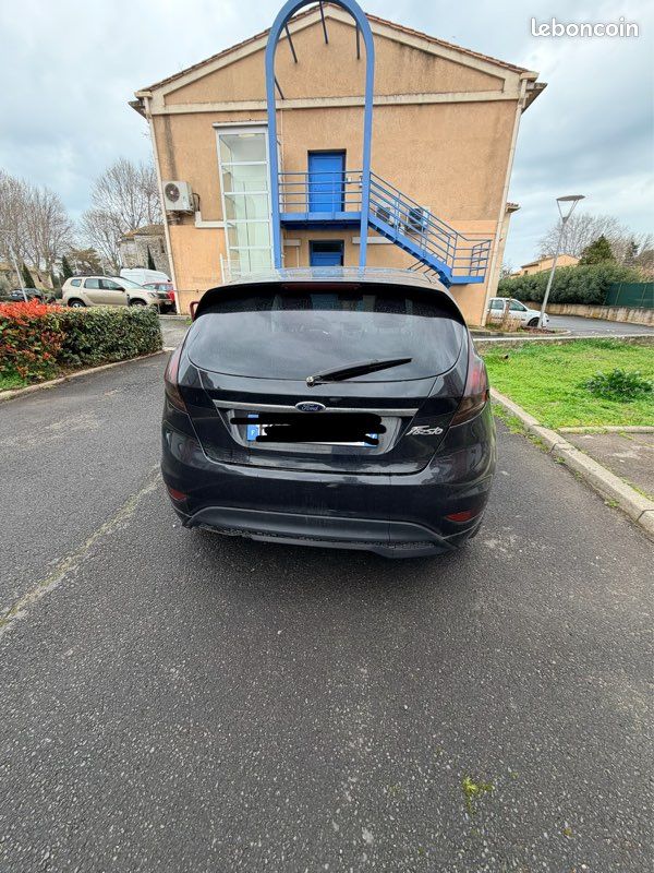 Ford fiesta (image 2)
