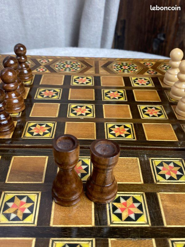 Plateau De Jeu Backgammon Et Échecs Artisanal En Bois – Vintage Marqueterie