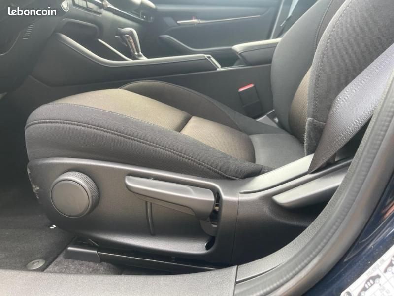 Mazda Mazda 3 2.0 e-SKYACTIV-X M-Hybrid 186ch Centre Line BVA 2025 (image 29)