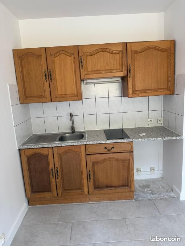 Appartement 1 pièce 28 m² · à Noisy-le-Roi · 28 m² · 690 €