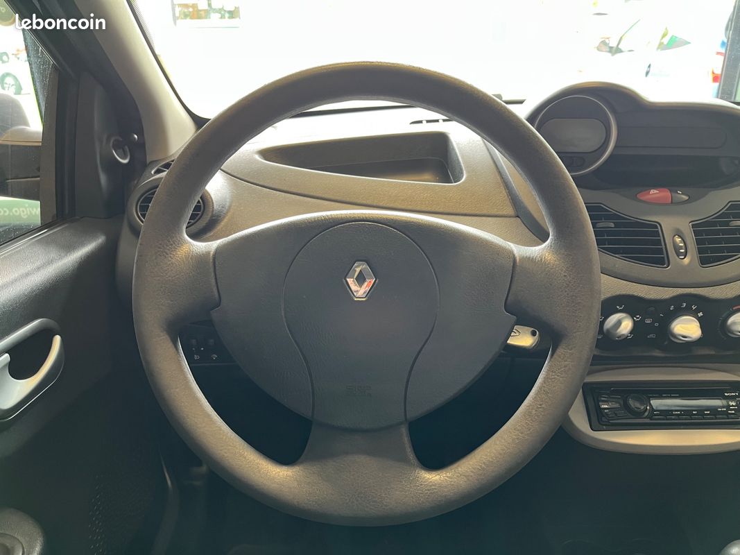 RENAULT TWINGO 1.2 75 AUTHENTIQUe (image 4)