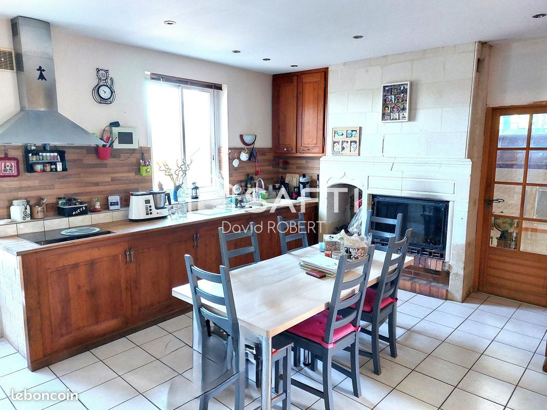 Appartement 7 pièces 160 m² · à Montlouis-sur-Loire · 160 m² · 260 000 €