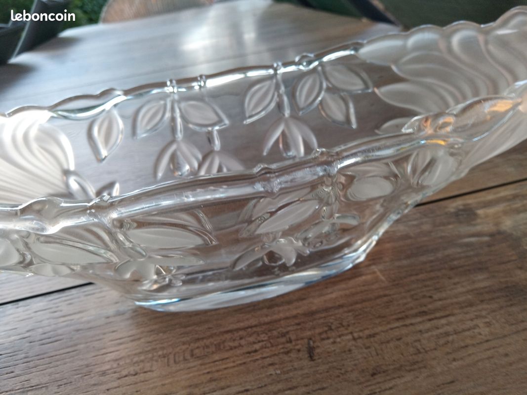 COUPE à FRUITS OVALE en VERRE CRISTALIN CISELÉ (image 1)