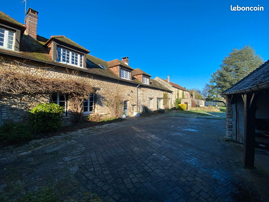 Maison 7 pièces 240 m² · à Autouillet · 240 m² · 720 000 €
