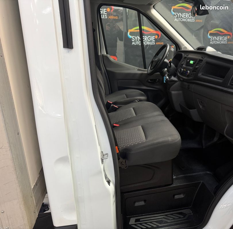 Transit caisse 20m3 + hayon tdci 32.538 km d'origine 23.825 ht (28.590 ttc) (image 3)