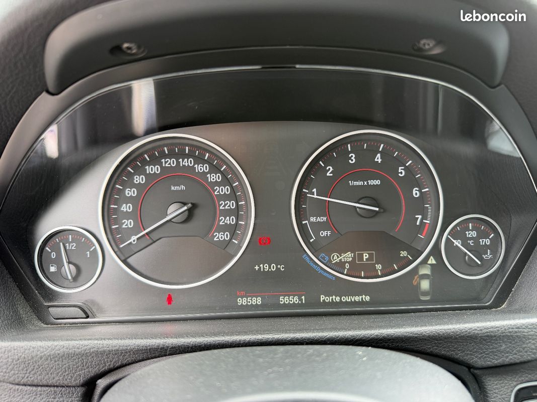 BMW SERIE 3 F30 LCI 318i 2.0L 136 ch M Sport A / TOIT OUVRANT / CUIR / TETE HAUTE (image 39)