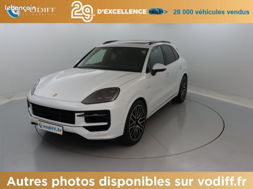 Porsche Cayenne E-HYBRID 470 CV (image 1)