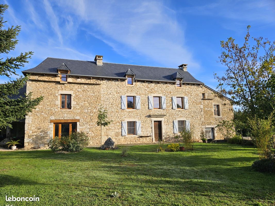 Maison 6 pièces 200 m² · à La Loubière · 200 m² · 415 000 €