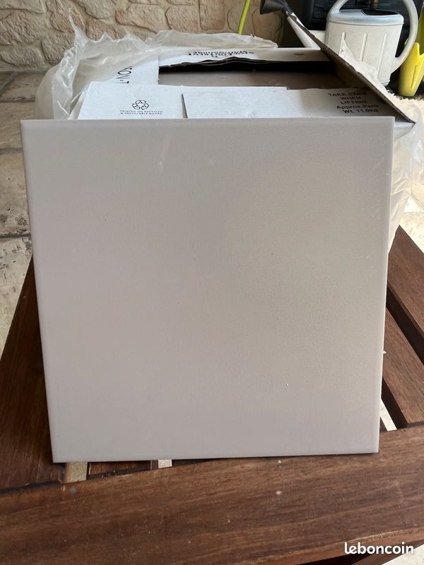 2 m 2 Carrelage 20 cm x 20 cm gris encens (image 1)